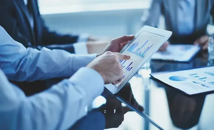 Phần mềm trước hay dữ liệu trước?